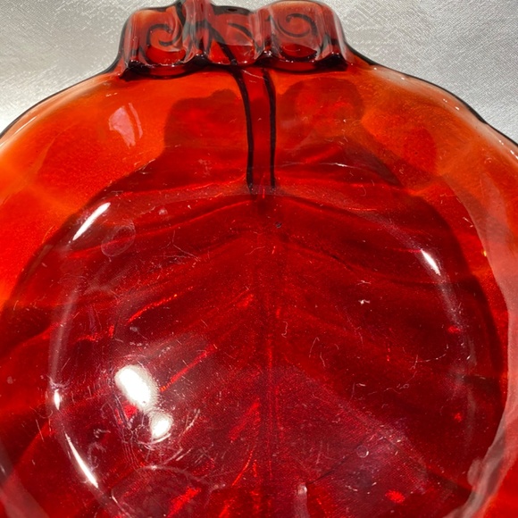 Vintage red glass ashtray. Vintage ashtray. - Picture 3 of 4